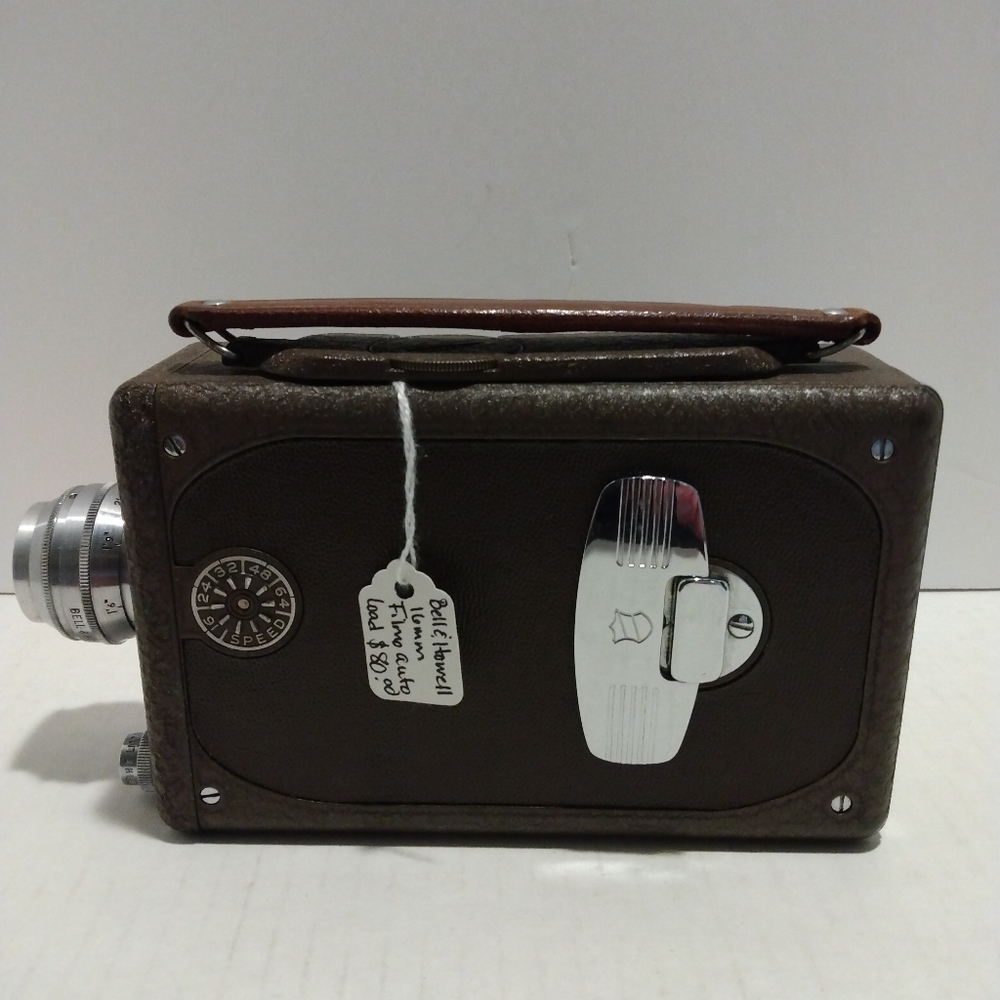 Vtg Bell and Howell video camera. 16 mm FILMO Auto Load. 1940s. - Picture 2 of 5